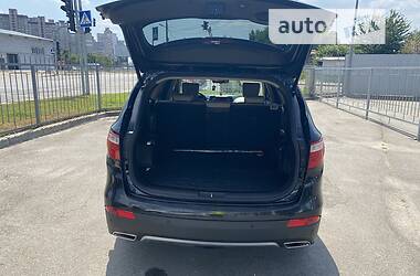 Внедорожник / Кроссовер Hyundai Grand Santa Fe 2015 в 