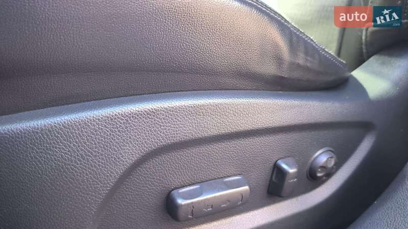 Внедорожник / Кроссовер Hyundai Grand Santa Fe 2014 в Киеве