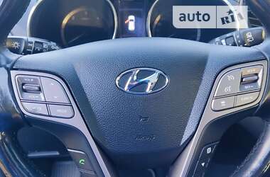 Позашляховик / Кросовер Hyundai Grand Santa Fe 2016 в Сторожинці