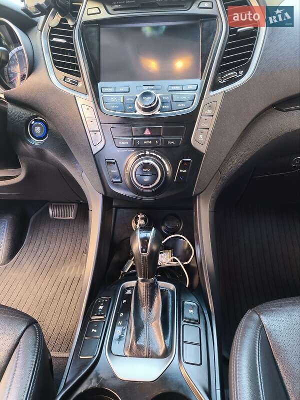 Внедорожник / Кроссовер Hyundai Grand Santa Fe 2014 в Киеве