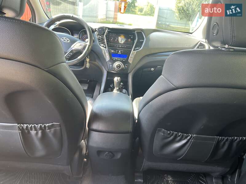 Внедорожник / Кроссовер Hyundai Grand Santa Fe 2015 в Черновцах
