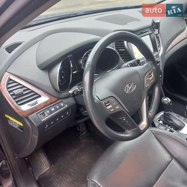 Позашляховик / Кросовер Hyundai Grand Santa Fe 2016 в Надвірній