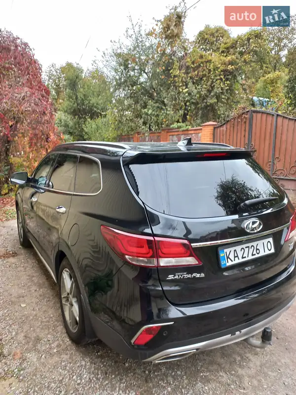 Внедорожник / Кроссовер Hyundai Grand Santa Fe 2017 в 
