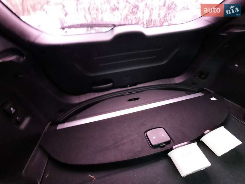 Внедорожник / Кроссовер Hyundai Grand Santa Fe 2016 в Ровно