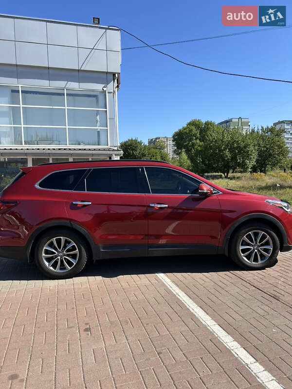 Внедорожник / Кроссовер Hyundai Grand Santa Fe 2017 в Сумах