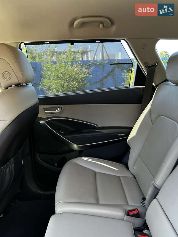 Внедорожник / Кроссовер Hyundai Grand Santa Fe 2017 в Сумах