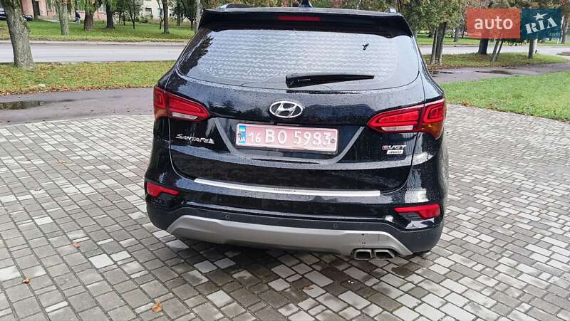 Внедорожник / Кроссовер Hyundai Grand Santa Fe 2016 в Ровно
