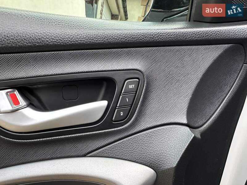 Внедорожник / Кроссовер Hyundai Grand Santa Fe 2015 в Хмельницком