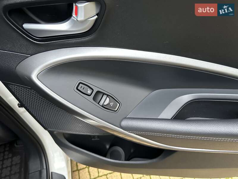 Внедорожник / Кроссовер Hyundai Grand Santa Fe 2015 в Хмельницком