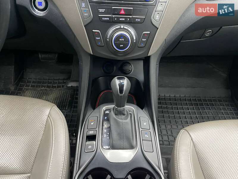 Внедорожник / Кроссовер Hyundai Grand Santa Fe 2018 в Черновцах