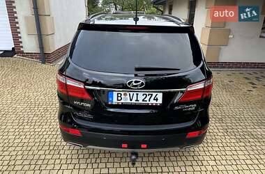 Внедорожник / Кроссовер Hyundai Grand Santa Fe 2015 в 