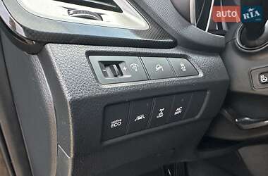 Внедорожник / Кроссовер Hyundai Grand Santa Fe 2015 в 