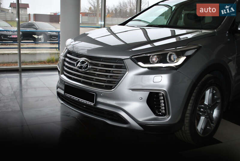 Внедорожник / Кроссовер Hyundai Grand Santa Fe 2017 в Ровно