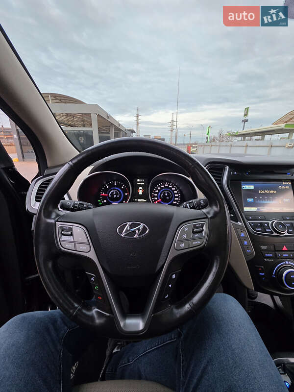 Внедорожник / Кроссовер Hyundai Grand Santa Fe 2014 в Кривом Роге