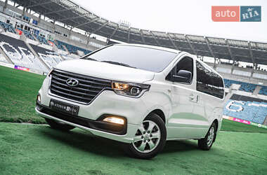 Минивэн Hyundai Grand Starex 2019 в 