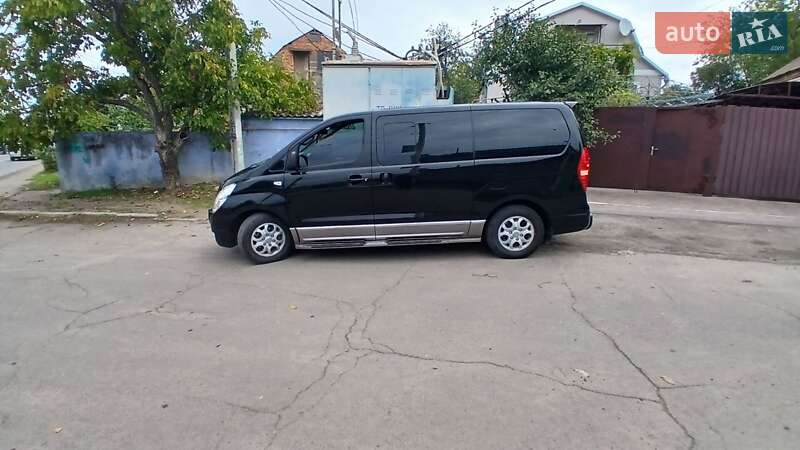 Минивэн Hyundai Grand Starex 2010 в Николаеве