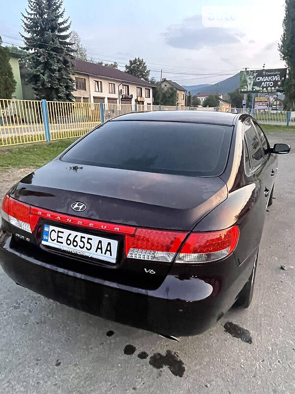 Седан Hyundai Grandeur 2007 в Вижнице