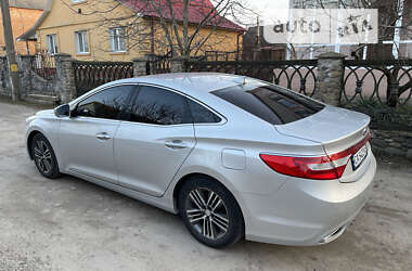 Седан Hyundai Grandeur 2013 в Богуславе