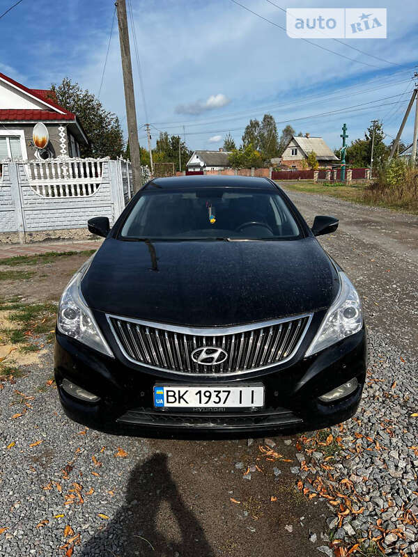 Седан Hyundai Grandeur 2013 в Сарнах