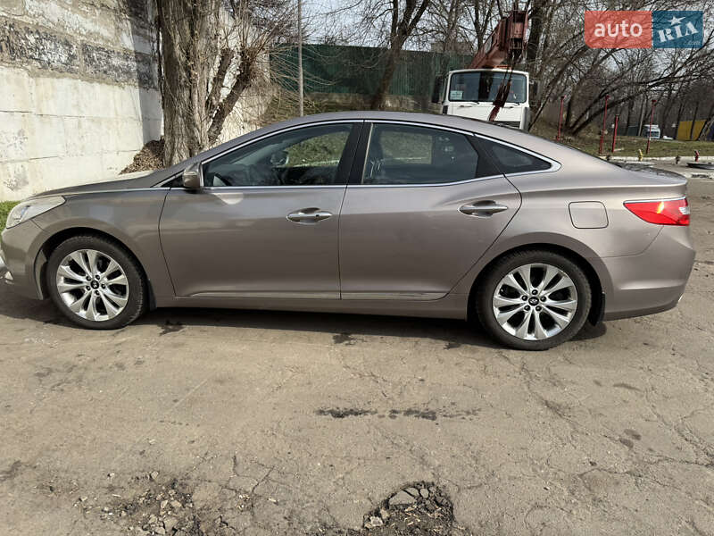 Седан Hyundai Grandeur 2013 в Києві