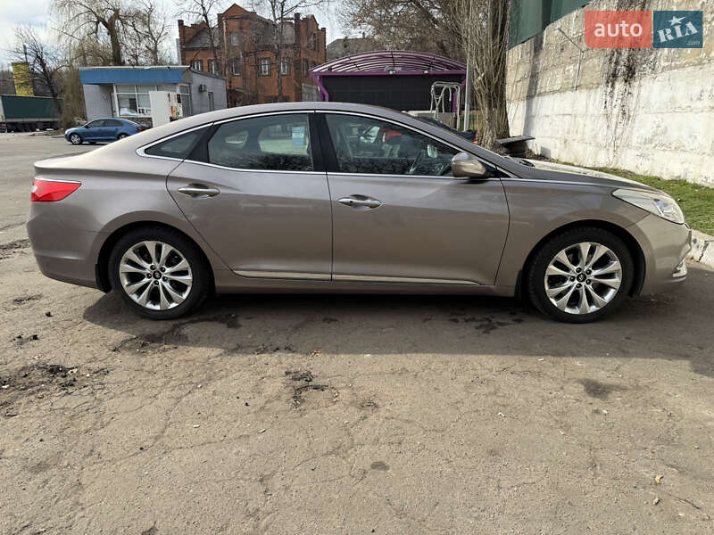 Седан Hyundai Grandeur 2013 в Києві
