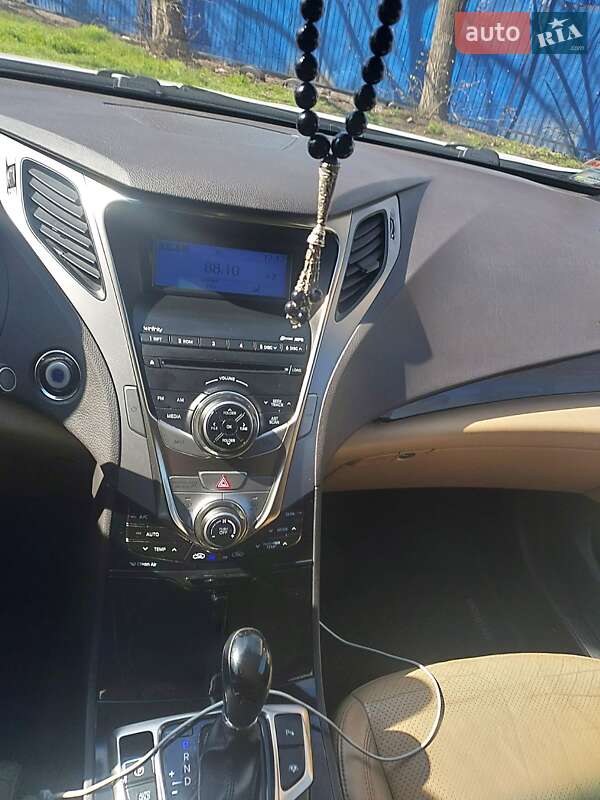 Седан Hyundai Grandeur 2011 в Києві