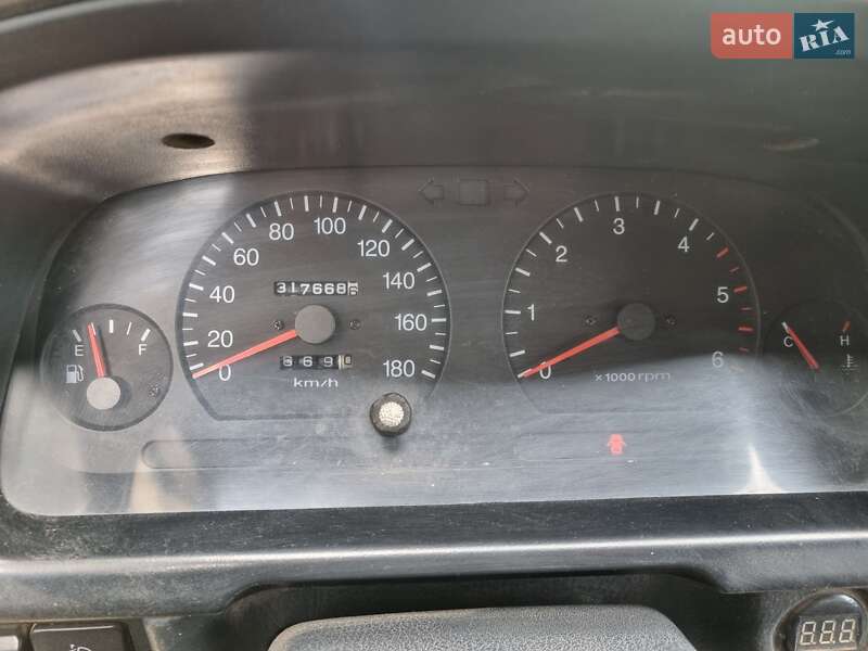 Минивэн Hyundai H 100 2000 в Николаеве