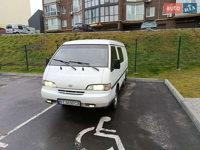 Вантажопасажирський фургон Hyundai H 100 1995 в Хмельницькому фото Вантажопасажирський фургон Hyundai H 100 1995 в Хмельницькому