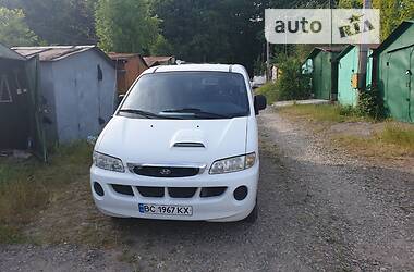 Универсал Hyundai H-1 2001 в Стебнику