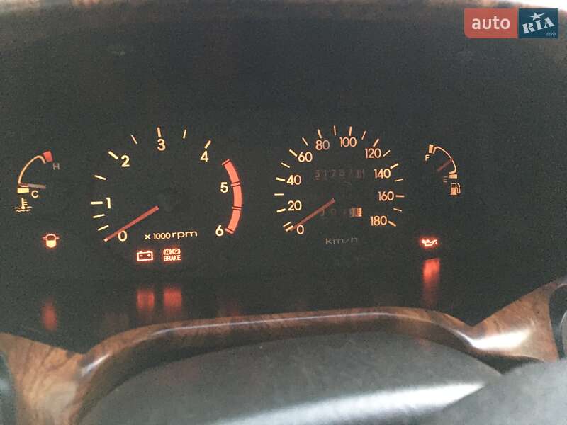 Минивэн Hyundai H-1 2001 в Остроге фото 10 Минивэн Hyundai H-1 2001 в Остроге