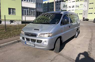 Грузопассажирский фургон Hyundai H-1 2004 в 