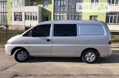 Грузопассажирский фургон Hyundai H-1 2004 в 
