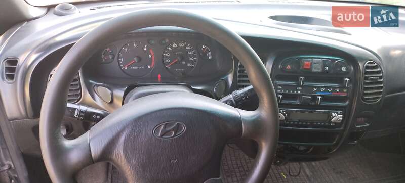 Минивэн Hyundai H-1 1998 в Славянске