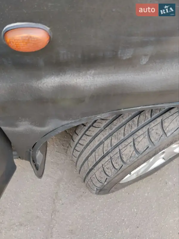 Hyundai H-1 2001 VIN KMJWVH7FP1U260473 фото оголошення 16 з 48
