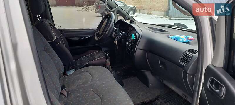 Мінівен Hyundai H-1 2002 в Києві