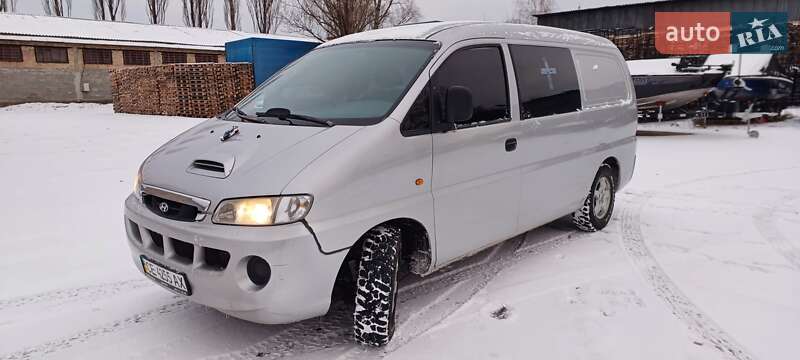 Мінівен Hyundai H-1 2002 в Києві