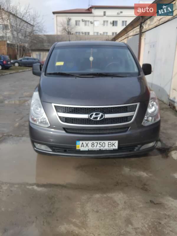 Минивэн Hyundai H-1 2008 в Новоднестровске