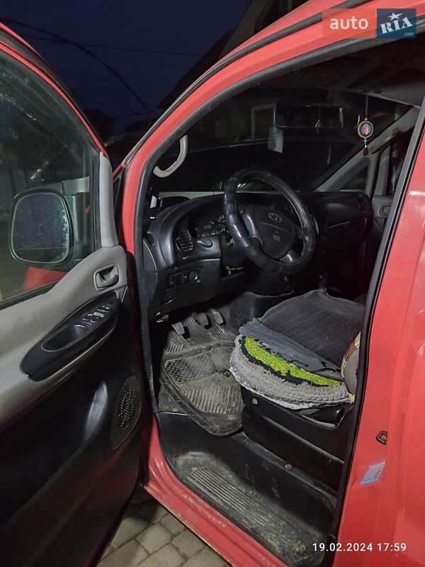 Минивэн Hyundai H-1 2005 в Одессе