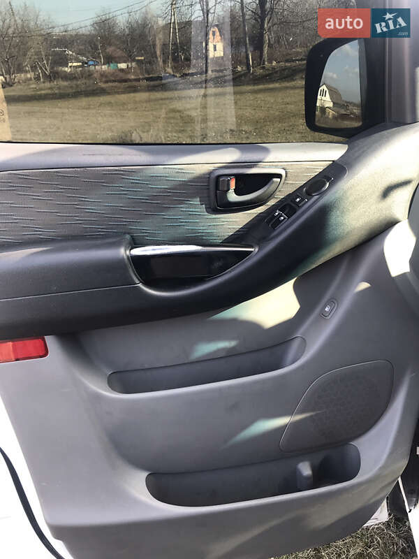 Минивэн Hyundai H-1 2008 в Одессе фото 16 Минивэн Hyundai H-1 2008 в Одессе