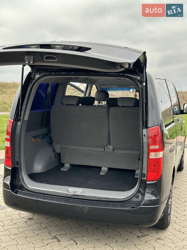 Мінівен Hyundai H-1 2008 в Сарнах