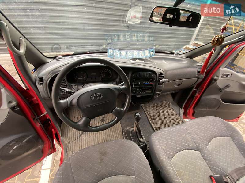 Минивэн Hyundai H-1 2005 в Николаеве