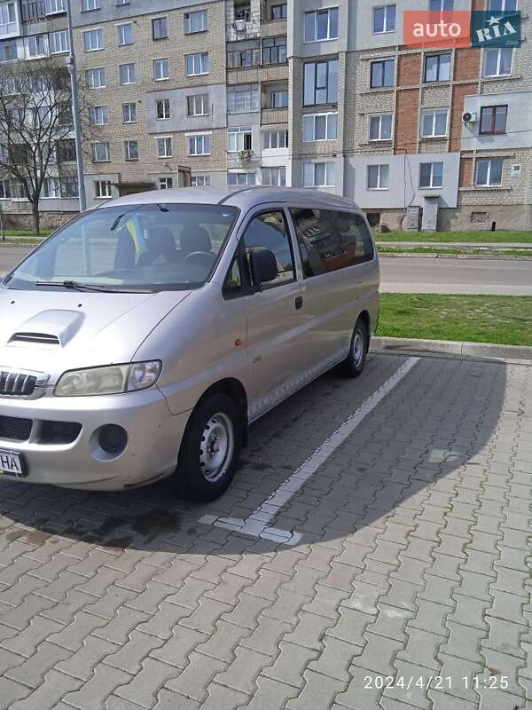 Минивэн Hyundai H-1 2005 в Червонограде