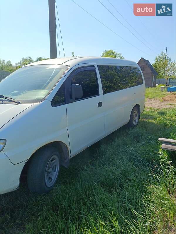 Мінівен Hyundai H-1 1999 в Харкові