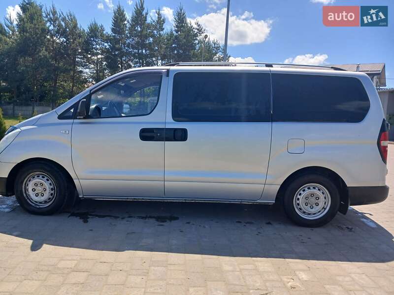 Минивэн Hyundai H-1 2008 в 