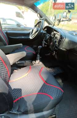Мінівен Hyundai H-1 2001 в Дніпрі