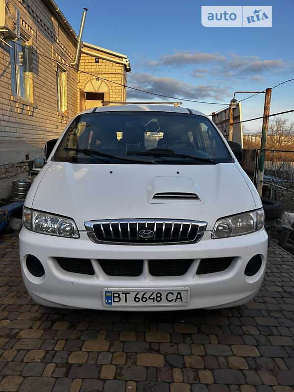Hyundai H-1 2005