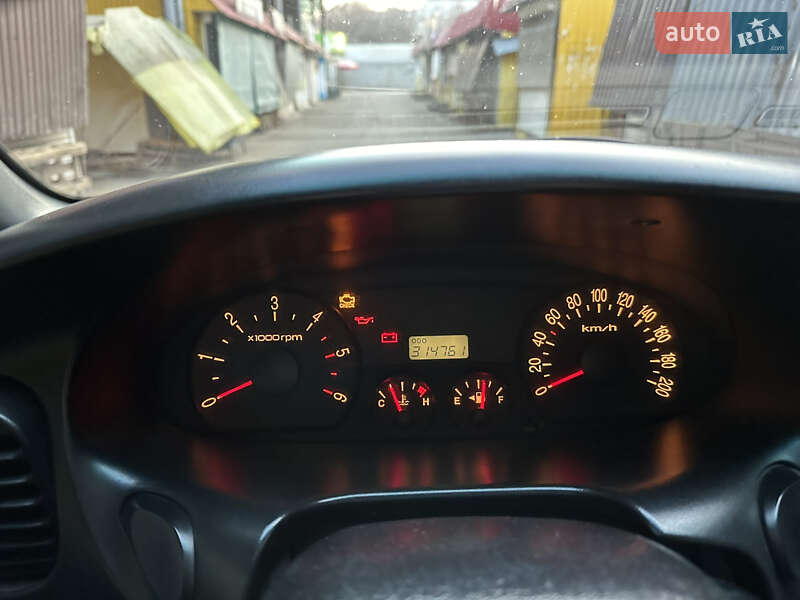 Минивэн Hyundai H-1 2005 в Одессе