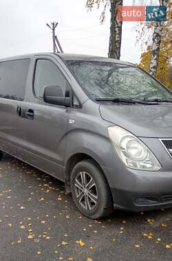 Грузопассажирский фургон Hyundai H-1 2010 в Черкассах