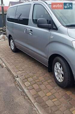 Минивэн Hyundai H-1 2012 в 