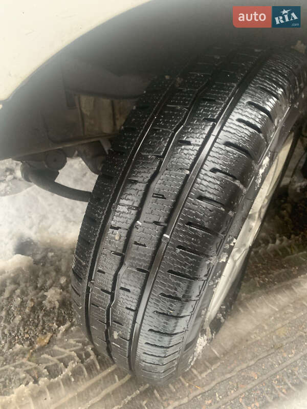 Вантажний фургон Hyundai H-1 2007 в Києві фото 4 Вантажний фургон Hyundai H-1 2007 в Києві